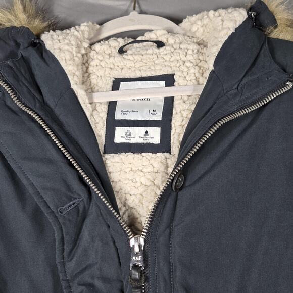 Abercrombie Fitch Womens M Navy Parka Coat Faux Fur Hood Sherpa Lined Jacket - Picture 4 of 12
